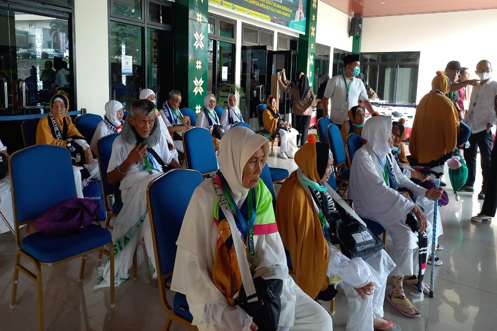 Sebanyak 5.381 jemaah calon haji dari embarkasi Palembang sudah berangkat ke Tanah Suci. Sampai saat ini sudah ada 15 kelompok terbang yang diberangkatkan.