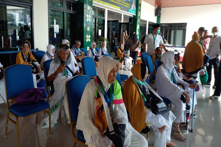 Sebanyak 5.381 jemaah calon haji dari embarkasi Palembang sudah berangkat ke Tanah Suci. Sampai saat ini sudah ada 15 kelompok terbang yang diberangkatkan.