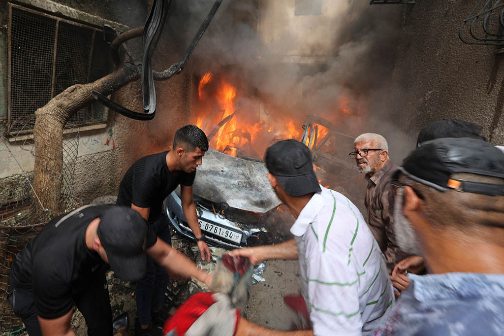 Layanan darurat Israel Magen David Adom mengatakan telah merawat lima warga Israel yang terluka oleh tembakan di dekat pos pemeriksaan dekat kota Jenin di Tepi Barat utara. Ia menambahkan mereka dirawat di rumah sakit dalam kondisi sedang.