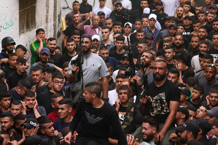 Tentara Israel mengatakan telah menerima laporan tentang penembakan di dekat kota Yabad.