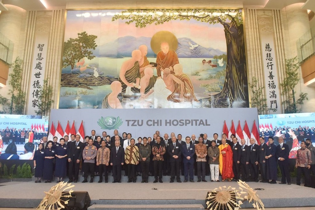 Oleh karena itu Presiden Jokowi berharap kehadiran Tzu Chi Hospital dapat menekan tingkat kepergian WNI yang berobat ke luar negeri, sekaligus mengurangi laju capital outflow.