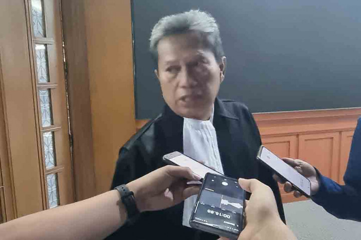 Berdasarkan temuan Komisi Pemberantasan Korupsi (KPK), nama Rijatono Lakka terseret dalam gratifikasi / suap Gubernur Papua, Lukas Enembe berupa uang sekitar 1 miliar rupiah. Tidak hanya itu, Lakka diperkirakan memberikan gratifikasi lain yang ditaksir mencapai 35, 4 miliar rupiah.