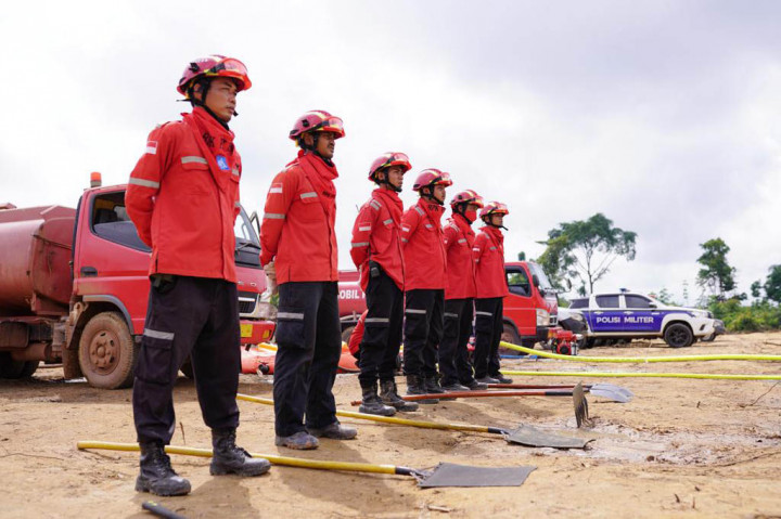 Ancaman kebakaran hutan kebun dan lahan (karhutbunlah) di wilayah Kabupaten Muba menjadi pekerjaan rumah besar bagi Pemerintah Kabupaten bersama stakeholder terkait. Karena itu, Pj Bupati Muba Apriyadi Mahmud bersama Danrem 044 Gapo Brigjen TNI M Naudi Nurdika dan Kapolres Muba AKBP Siswandi menyisir area rawan karhutbunlah yakni di Desa Muara Medak Kecamatan Bayung Lencir.