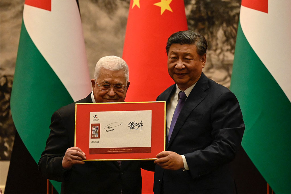  Presiden Tiongkok Xi Jinping, Rabu, 14 Juni 2023, menegaskan kembali kepada Mahmud Abbas, seruannya agar negara Palestina menjadi anggota penuh Perserikatan Bangsa-Bangsa.
