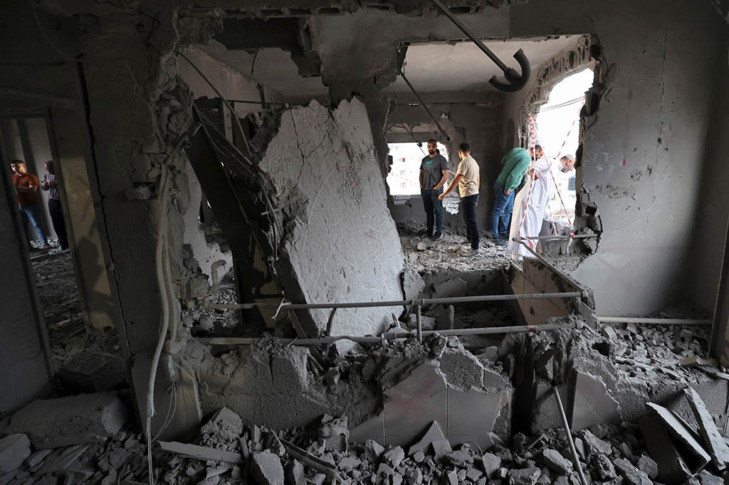 Pasukan Israel menembak mati seorang pejuang Palestina di Tepi Barat Kamis, 15 Juni 2023 kata para pejabat Palestina, ketika tentara mengatakan mereka diserang selama operasi untuk menghancurkan sebuah apartemen.