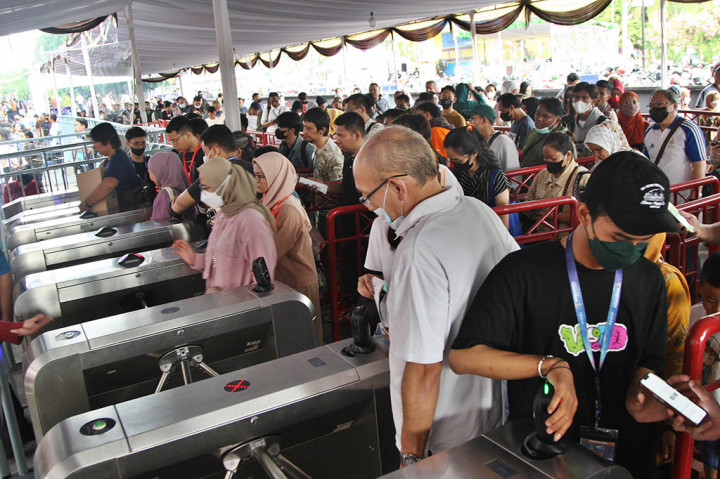 Lebih jauh Agus mengatakan pembagian di dalam anjungan tersebut merupakan upaya Pemerintah Provinsi (Pemprov) DKI Jakarta untuk memberdayakan dan mengembangkan UMKM di DKI Jakarta.