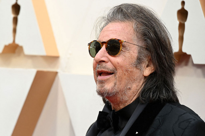 Pacino -- yang terkenal dengan film-film seperti The Godfather (1972), Scarface (1983) dan Scent of a Woman (1992), yang membuatnya memenangkan Oscar -- memiliki tiga anak yang sudah dewasa, dua dengan Beverly D'Angelo dan satu dengan Jan Tarrant.