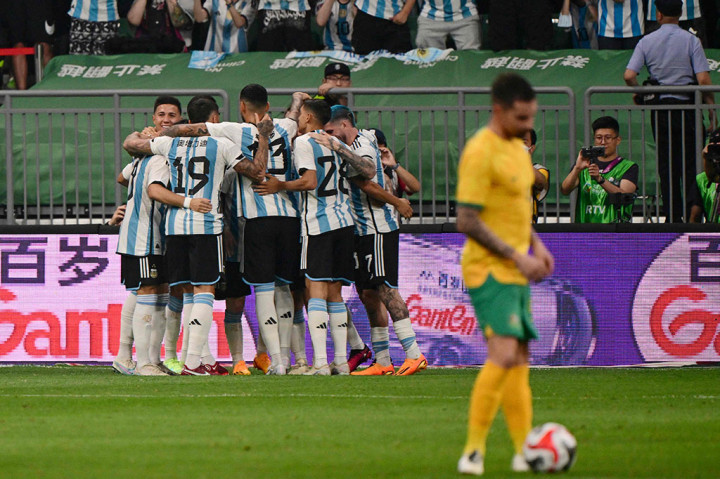Pada menit ke-68, Argentina akhirnya menggandakan keunggulan mereka. Berawal dari umpan silang Rodrigo de Paul, German Pezzella yang berada di dalam kotak penalti sukses membobol gawang Ryan. Skor berubah menjadi 2-0 bagi keunggulan Argentina.