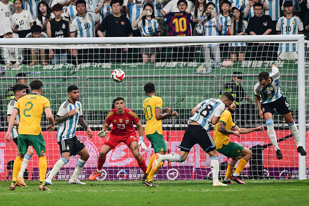 Australia mencoba untuk memperkecil ketertinggalan pada sisa waktu pertandingan, tetapi Argentina mampu mempertahankan keunggulan 2-0 mereka hingga laga usai.