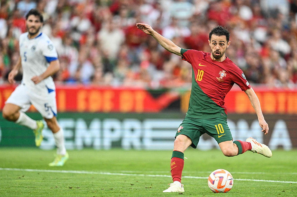 Portugal memecah kebuntuan pada menit ke-44. Bernardo Silva mencatatkan namanya di papan skor.