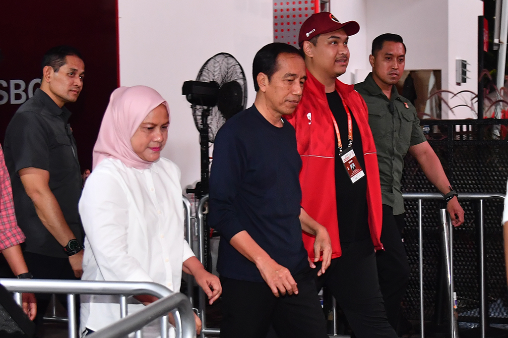 Anthony Ginting memenangi laga melawan Shi Feng dan menjadi satu-satunya wakil Indonesia yang akan berlaga pada final, Minggu. Sebelumnya, pada laga semifinal sektor ganda putra, pasangan Indonesia, Pramudya Kusumawardana dan Yeremia Erich Yoche Yacob Rambitan, harus mengakui keunggulan ganda unggulan kedua asal Malaysia, Aaron Chia dan Soh Wooi Yik dengan skor 12-21, 23-21, 21-13.