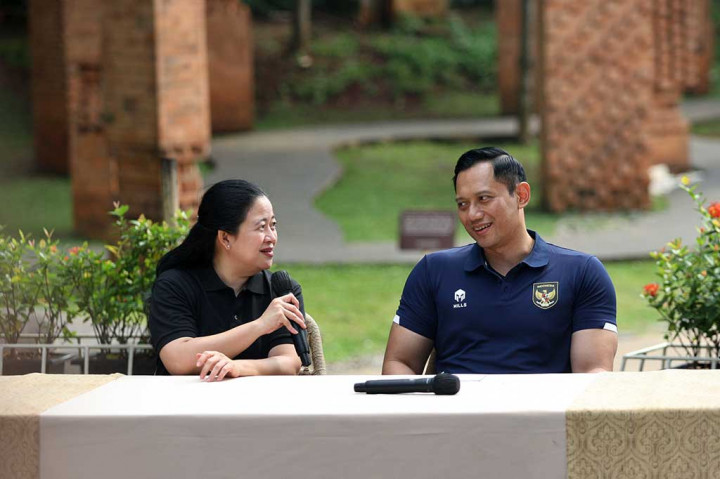 Sementara Puan Maharani mengatakan bahwa perbincangannya dengan AHY terasa seperti obrolan antara kakak dan adik.