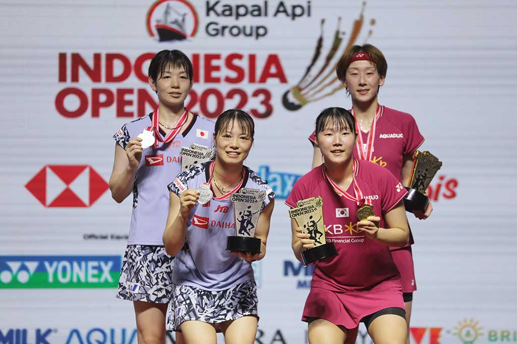 Unggulan kelima itu menyabet gelar juara usai menundukkan ganda putri Jepang Yuki Fukushima/Sayaka Hirota dalam dua gim langsung dengan skor 22-20, 21-10.