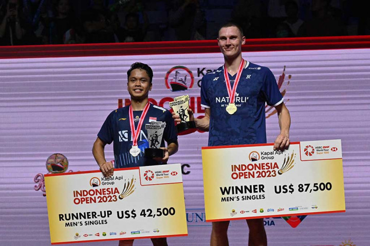 Sebagai runner-up Ginting memperoleh hadiah USD42,500, sementara Axelsen mendapat hadiah sebesar USD87,500.