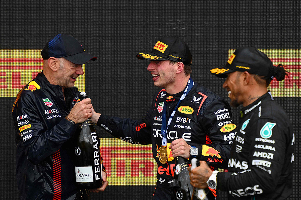 Verstappen memulai balapan di pole position F1 GP Kanada dan berhasil unggul jauh dari pembalap di belakangnya dengan jarak +9,570 dari posisi kedua yaitu pembalap tim Aston Martin, Fernando Alonso.