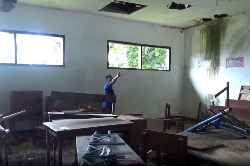 Sementara itu pihak sekolah mengaku bahwa kondisi kerusakan tersebut telah dilaporkan ke dinas terkait untuk mendapatkan bantuan. Namun hingga saat ini belum ada tanda-tanda untuk melakukan perbaikan.