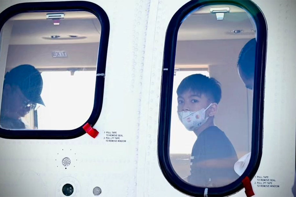 Presiden dan Ibu Iriana langsung menuju Kabupaten Sumbawa Barat dengan menggunakan Helikopter Super Puma TNI AU. Di lokasi tersebut, Presiden diagendakan melakukan peninjauan Proyek Pembangunan Smelter PT Amman Mineral Nusa Tenggara (AMNT).