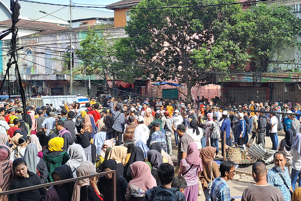 Sebelumnya, Walikota Palembang Harnojoyo mengungkapkan dirinya berharap Pasar 16 Ilir setelah direnovasi akan berfungsi maksimal. 