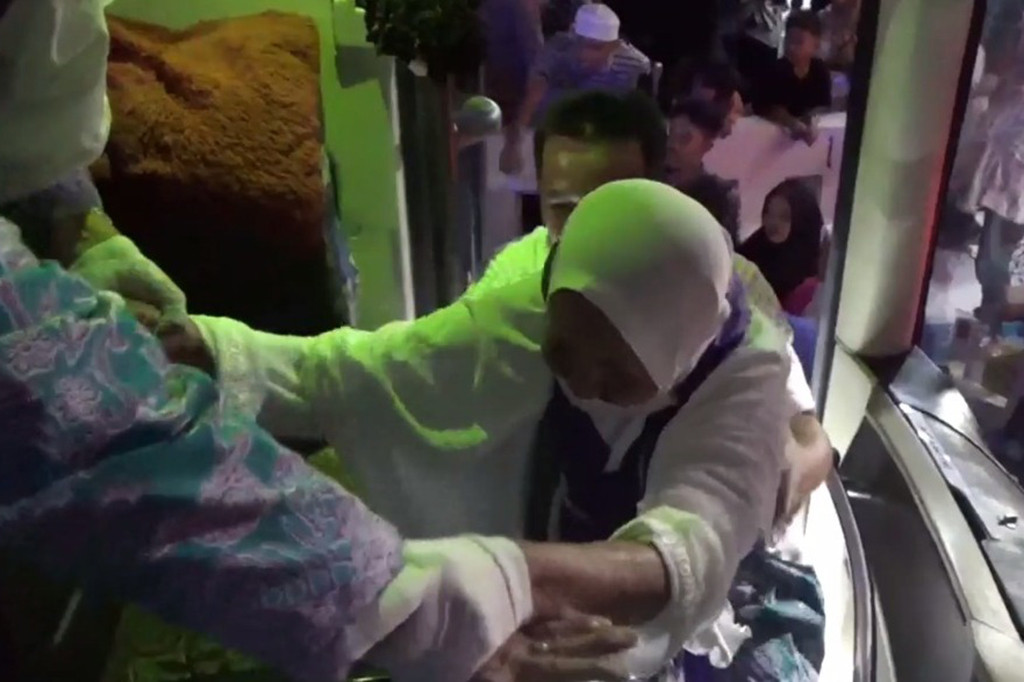 Kepala Kemenag Majene, Mustapa Tangngali berharap, para jemaah haji ini fokus melakukan ibadah wajib haji. Utamanya lansia yang harus menjaga kesehatan dan tetap kompak dengan jemaah haji lainnya selama berada di tanah suci.