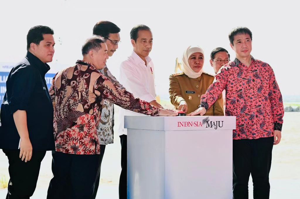 Lebih lanjut, Kepala Negara menegaskan bahwa Indonesia harus bisa mengintegrasikan hasil industri sumber daya mineral yang ada di Tanah Air dan mengolahnya di dalam negeri. Presiden menilai, hal tersebut nantinya akan berdampak kepada peningkatan nilai tambah dan semakin membuka kesempatan kerja.