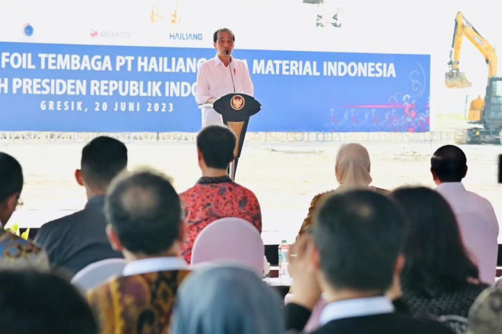 Presiden menyebut bahwa kebutuhan material untuk industri kendaraan listrik tersebut nantinya tidak hanya untuk memenuhi kebutuhan dalam negeri saja, tetapi akan dibutuhkan dan menjadi daya tarik investasi dari perusahaan-perusahaan kendaraan listrik di berbagai negara.
