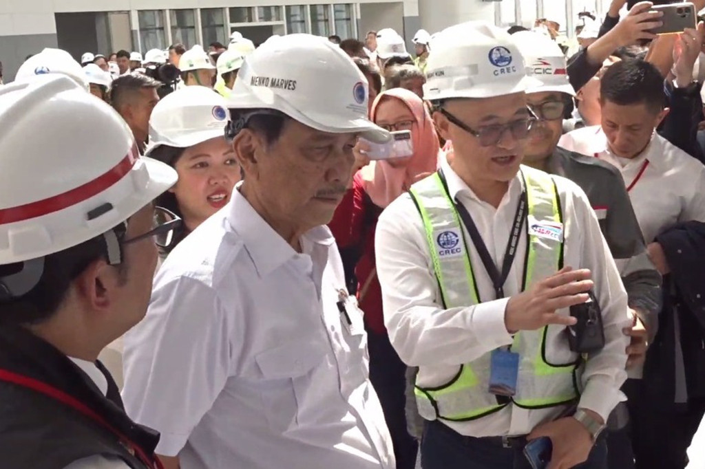 Menurut Menkomarves, pekerjaan proyek kereta cepat ini belum tuntas meski sudah dilakukan beberapa kali uji coba sebelum nantinya kereta cepat Jakarta-Bandung (KCJB) bakal diresmikan pada 18 Agustus 2023. Luhut juga mengatakan jika Presiden Jokowi sempat berbicara soal peluang untuk memperpanjang trek kereta cepat yang nantinya akan dibangun untuk jalur ke Surabaya.