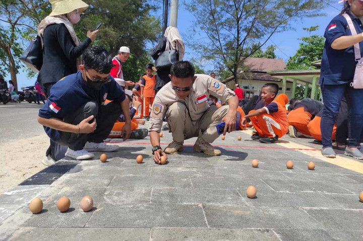 Alhasil jumlah telur yang berhasil di dirikan mencapai 3.507 butir. Jumlah tersebut melebihi rekor sebelumnya yang dilakukan di Kota Pontianak, Kalimantan,  sebanyak 1.123 butir.