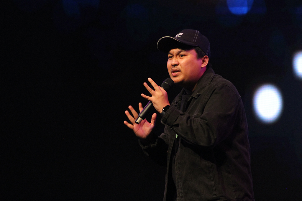 Kelima komika ini membawakan materi segar yang terhubung dengan keseharian mereka.