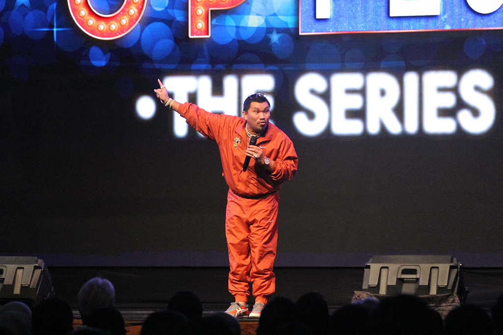 Mongol Stres tampil menghibur penonton Stand Up Fest The Series.