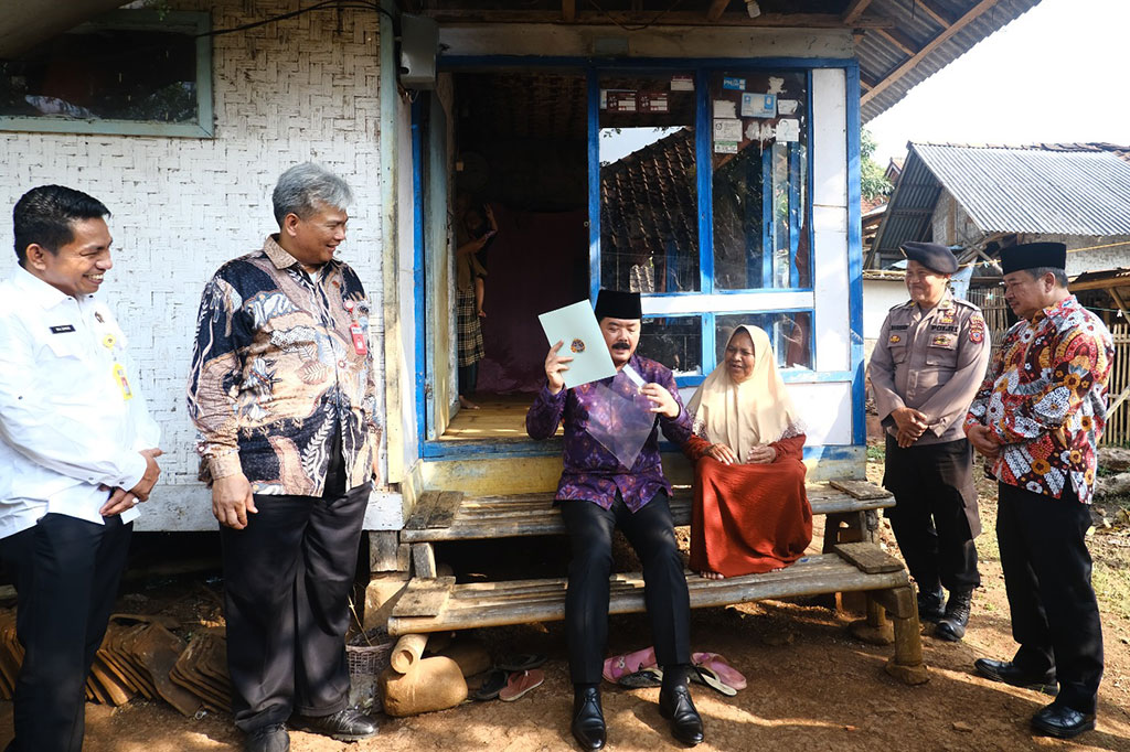 Hadi meminta seluruh warga penerima sertifikat untuk dapat memanfaatkan tanah dengan benar. Menurutnya, pemberian aset ini bertujuan agar Reforma Agraria dapat berjalan baik dan mampu mengatasi ketimpangan pengolahan lahan.