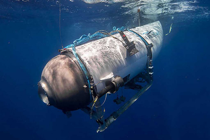 Lima penumpang kapal selam yang hilang di dekat bangkai kapal Titanic dinyatakan tewas -- kemungkinan dalam sekejap --, setelah kapal yang mereka tumpangi mengalami bencana ledakan di kedalaman laut. Hal itu dikatakan Penjaga Pantai AS pada Kamis, 22 Juni 2023.