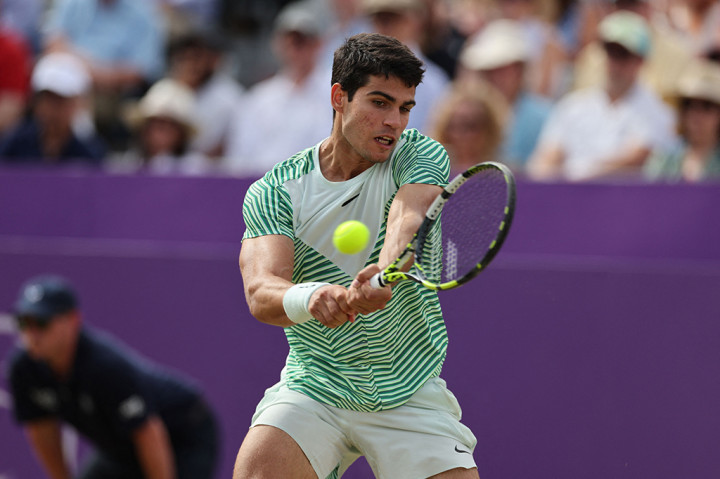 Petenis Spanyol berusia 20 tahun itu menang 6-3, 6-4 dan akan menghadapi petenis Australia Alex de Minaur, yang mengalahkan unggulan kedua Holger Rune 6-3, 7-6 (7/2), di final hari Minggu, 25 Juni.