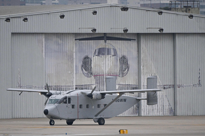 Catatan penerbangan dan dokumentasi lainnya menunjukkan bahwa awak militer membawa pesawat tersebut pada malam tanggal 14 Desember 1977.