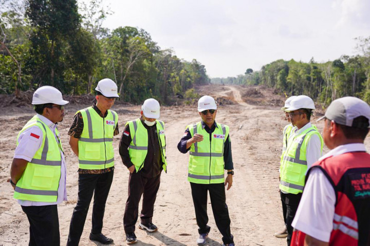 Dikatakannya, Pembangunan Jalan Tol (Baleno) Bayung Lencir- Tempino Seksi 1 merupakan bagian dari Proyek Strategis Nasional yakni Pembangunan Jalan Trans Sumatera dari Bakahauni - Aceh, untuk itu proyek strategis nasional ini adalah tanggungjawab bersama, bukan hanya pemerintah namun juga seluruh lapisan masyarakat.