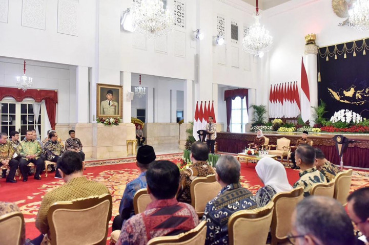 Presiden Joko Widodo menyampaikan apresiasi kepada para pimpinan dan anggota Badan Pemeriksa Keuangan Republik Indonesia (BPK RI) yang telah bekerja sama dan mendukung pemerintah dalam mengamati pengelolaan keuangan negara. Apresiasi tersebut disampaikan Kepala Negara dalam sambutannya saat menerima Laporan Hasil Pemeriksaan (LHP) atas LKPP Tahun 2022 dan Ikhtisar Hasil Pemeriksaan Semester (IHPS) II Tahun 2022, pada Senin, 26 Juni 2023 di Istana Negara Jakarta.