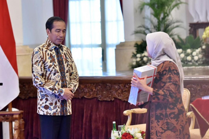Presiden juga menegaskan bahwa setiap uang rakyat harus dirasakan manfaatnya sepenuhnya oleh masyarakat. “Tertib administrasi itu penting, tetapi yang jauh lebih penting adalah apa kemanfaatannya untuk rakyat, apa kemanfaatannya untuk masyarakat, apa yang dirasakan oleh rakyat, apa yang dirasakan oleh masyarakat,” tutur Presiden.