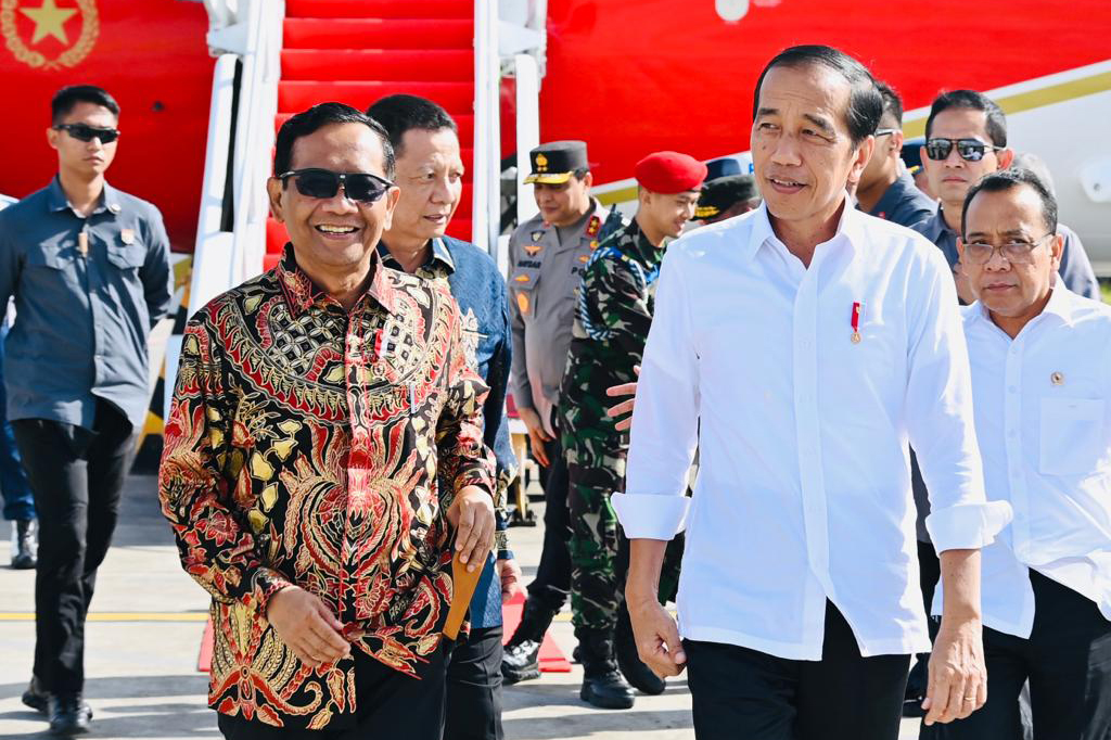 Setibanya di Bandar Udara Internasional Sultan Iskandar Muda, Kabupaten Aceh Besar, Presiden akan langsung melanjutkan perjalanan dengan menggunakan helikopter Super Puma TNI AU menuju Kabupaten Pidie.