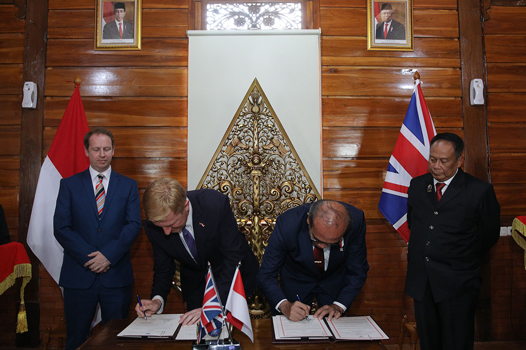 Kerja sama ditandai dengan penandatanganan Memorandum of Understanding (MoU) on Cyber Security Cooperation oleh Kepala BSSN Hinsa Siburian dan Wakil Perdana Menteri Inggris Raya Oliver Dowden, di Kantor BSSN Depok, Jawa Barat, Senin, 26 Juni 2023.