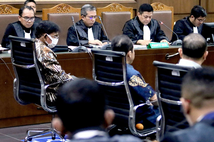 Mantan Menteri Komunikasi dan Informatika (Menkominfo) Johnny G Plate menjalani sidang perdana dengan agenda pembacaan dakwaan di Pengadilan Tindak Pidana Korupsi (Tipikor) pada Pengadilan Negeri Jakarta Pusat, Selasa, 27 Juni 2023.