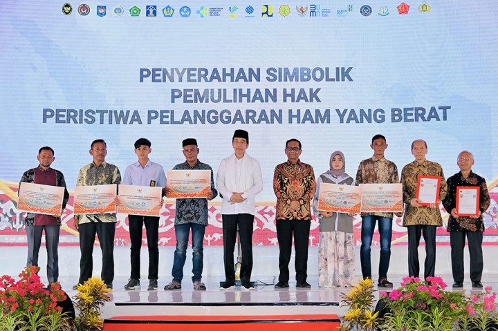 “Saya yakin tidak ada proses yang sia-sia, semoga awal dari proses yang baik ini menjadi pembuka jalan bagi upaya-upaya untuk menyembuhkan luka-luka yang ada. Awal bagi terbangunnya kehidupan yang adil, damai, dan sejahtera di atas fondasi perlindungan dan penghormatan pada hak-hak asasi manusia dan kemanusiaan,” tambahnya.