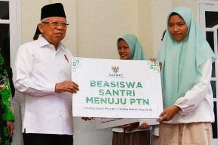 Pimpinan BAZNAS Bidang Pendistribusian dan Pendayagunaan Saidah Sakwan, memaparkan bahwa beasiswa ini merupakan bentuk komitmen BAZNAS dalam menyiapkan santri-santri untuk bisa menjadi birokrat, teknokrat, dan pemimpin masa depan. 