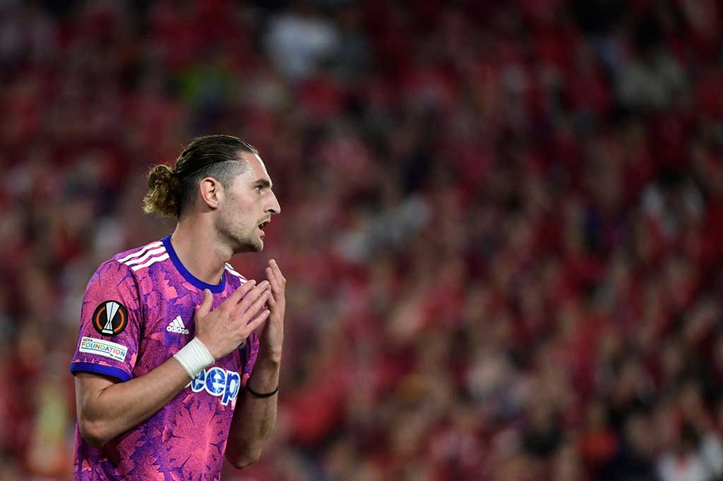 Rabiot didatangkan Juventus pada Juli 2019 dari Paris Saint-Germain. Empat tahun bersama Si Nyonya Tua, Rabiot tampil 177 kali di semua ajang dengan mencetak 17 gol dan 12 assists.