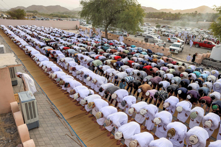 Suasana salat Iduladha di distrik Surur, Provinsi Samail, Oman. AFO PHOTO/Mohammed Mahjoub