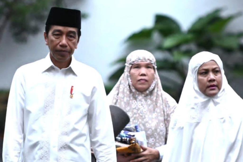 “Hal ini adalah memenuhi perintah Allah SWT untuk selalu bersyukur, menegakkan salat dan berkurban, maka sudah seharusnya momentum hari ini kita syukuri dengan mengagungkan asma Allah, bertakbir, bertahmid, bertasbih dan bertahlil,” ujar khatib.