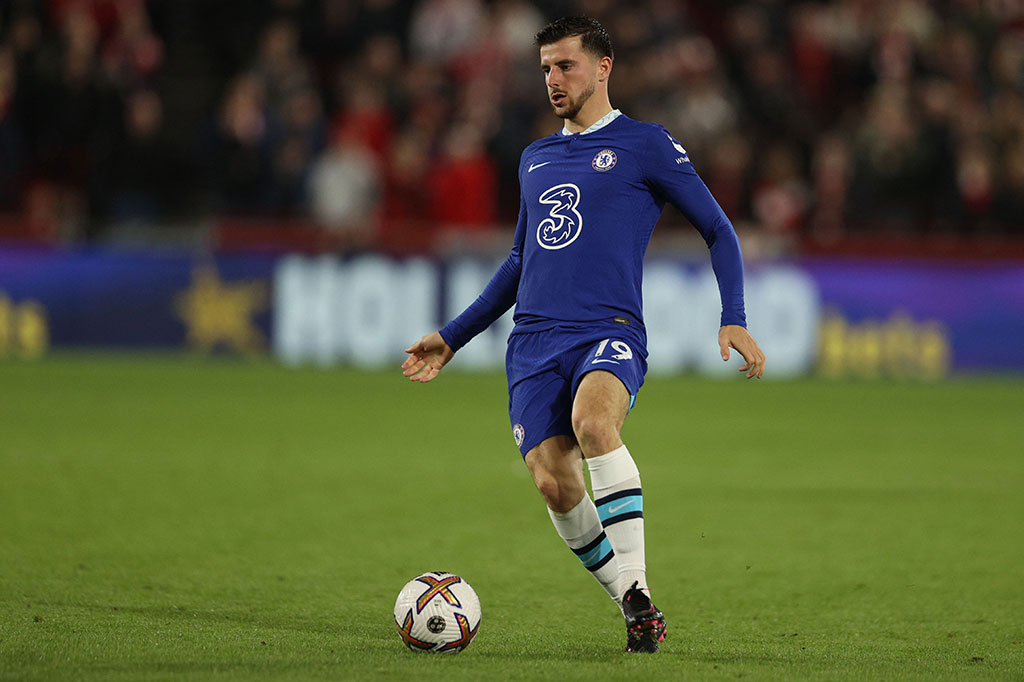 Selama berseragam Chelsea, pemain berusia 24 tahun itu total telah memainkan 197 pertandingan sejak menjalani debut pada tahun 2017 dan mencetak 33 gol. Mount juga mempersembahkan satu trofi Liga Champions musim 2021/2022, satu trofi UEFA Super Cup dan satu trofi FIFA Club World Cup untuk Chelsea.