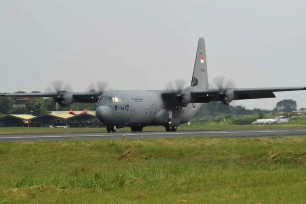 Setelah menempuh penerbangan panjang melewati Samudera Pasifik sejak take off dari Marietta, Georgia, AS pada 23 Juni 2023 lalu, akhirnya Pesawat C-130J Super Hercules yang dipesan Kementerian Pertahanan Republik Indonesia, mendarat dengan selamat di Lanud Halim Perdanakusuma, Jakarta, Rabu, 28 Juni 2023.