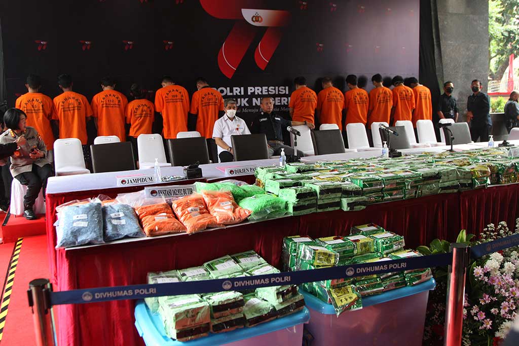 Bekerja sama dengan Direktorat Bea Cukai dan Direktorat Pemasyarakatan di wilayah Aceh, Riau, dan Bali, Bareskrim Polri berhasil menggagalkan peredaran 428 kilogram sabu-sabu dan 162.932 butir ekstasi.