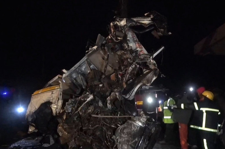 Tom Mboya Odero, komandan polisi daerah Rift Valley, mengatakan truk yang melaju menuju Kericho kehilangan kendali dan menabrak delapan kendaraan, beberapa sepeda motor, orang di pinggir jalan, pedagang, dan orang lain yang berada di bisnis lain.