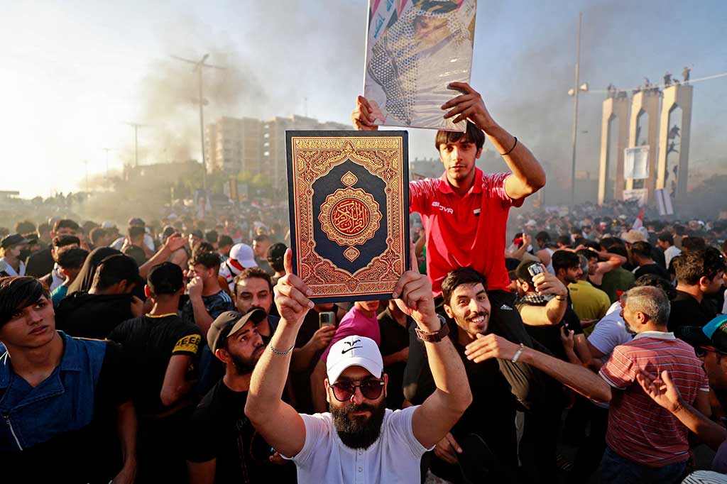 Pembakaran Alqran itu bertepatan dengan dimulainya perayaan Iduladha dan berakhirnya serangkaian ibadah haji di Mekkah, Arab Saudi, dan memicu kemarahan di seluruh dunia.