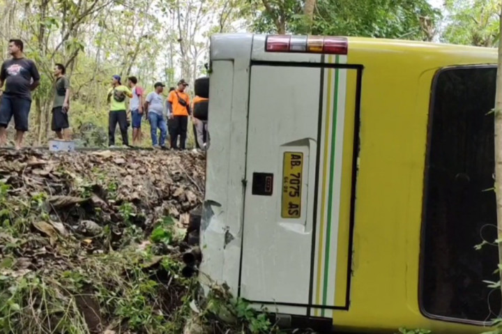 Sementara sisanya tidak mengalami luka namun sempat syok, mengingat sebagian diantaranya adalah anak-anak.